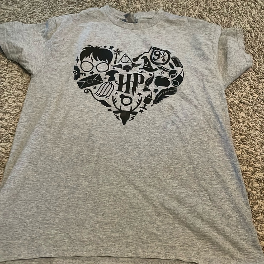 Harry Pitter shirt.